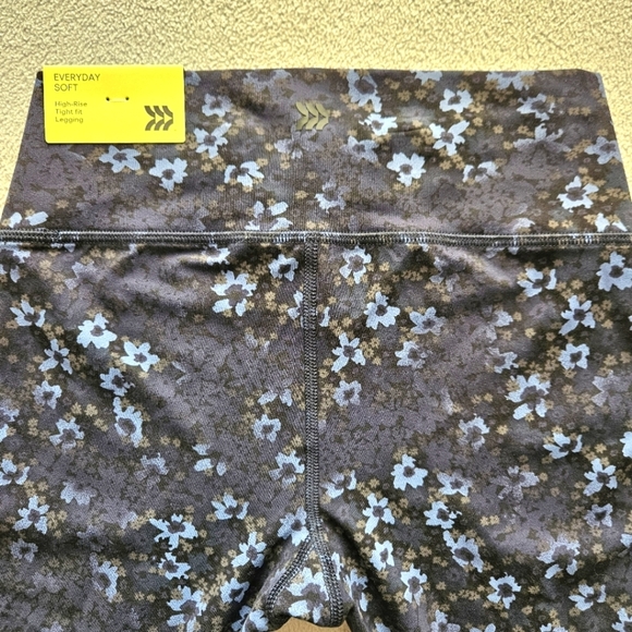 NWT Cat&Jack Denim Shorts and All in Motion Floral Leggings Size S(6-7) and M(8) - Picture 4 of 8